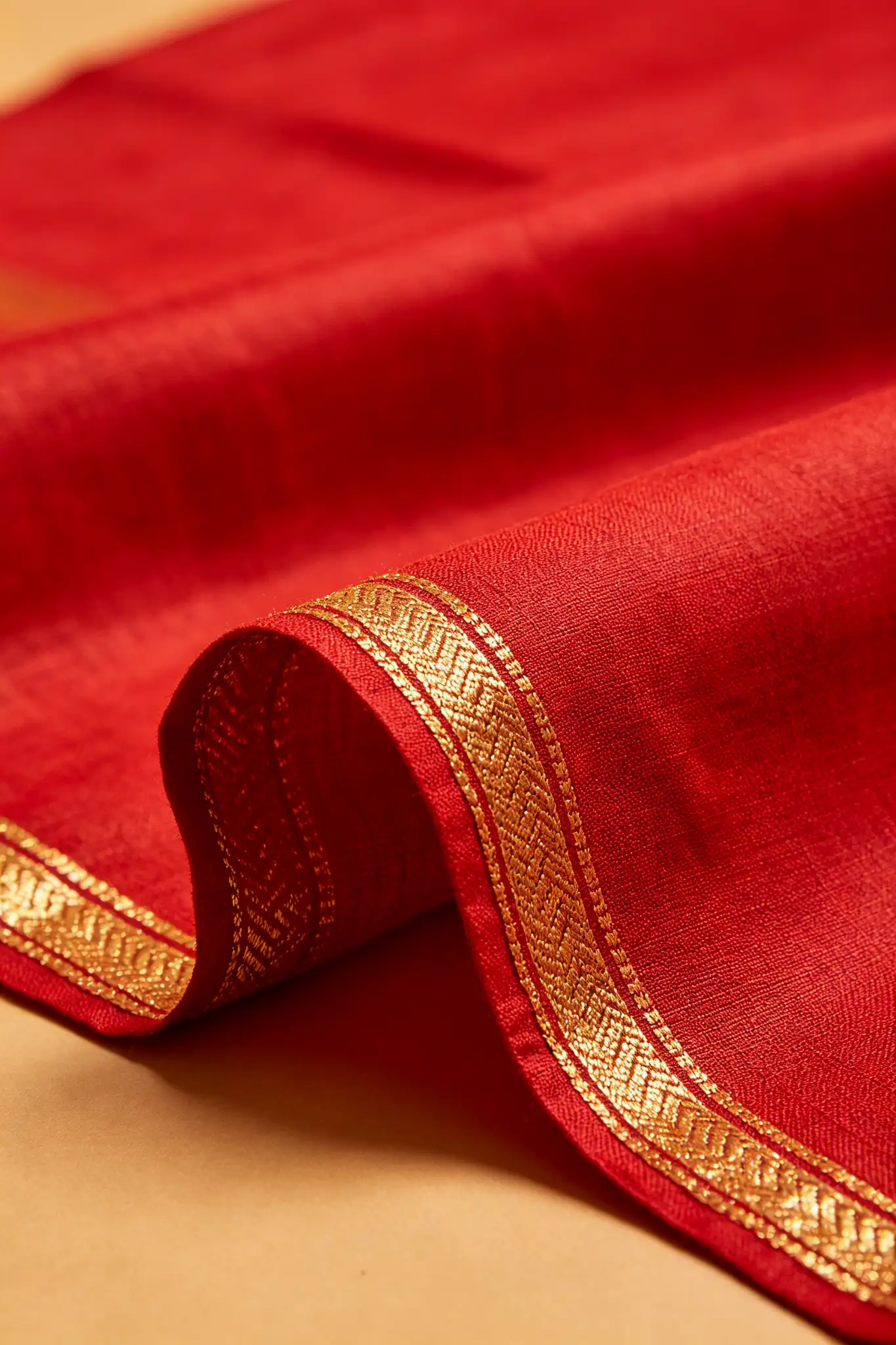 Red & Gold Zari Border Lungi - Festive - image 6