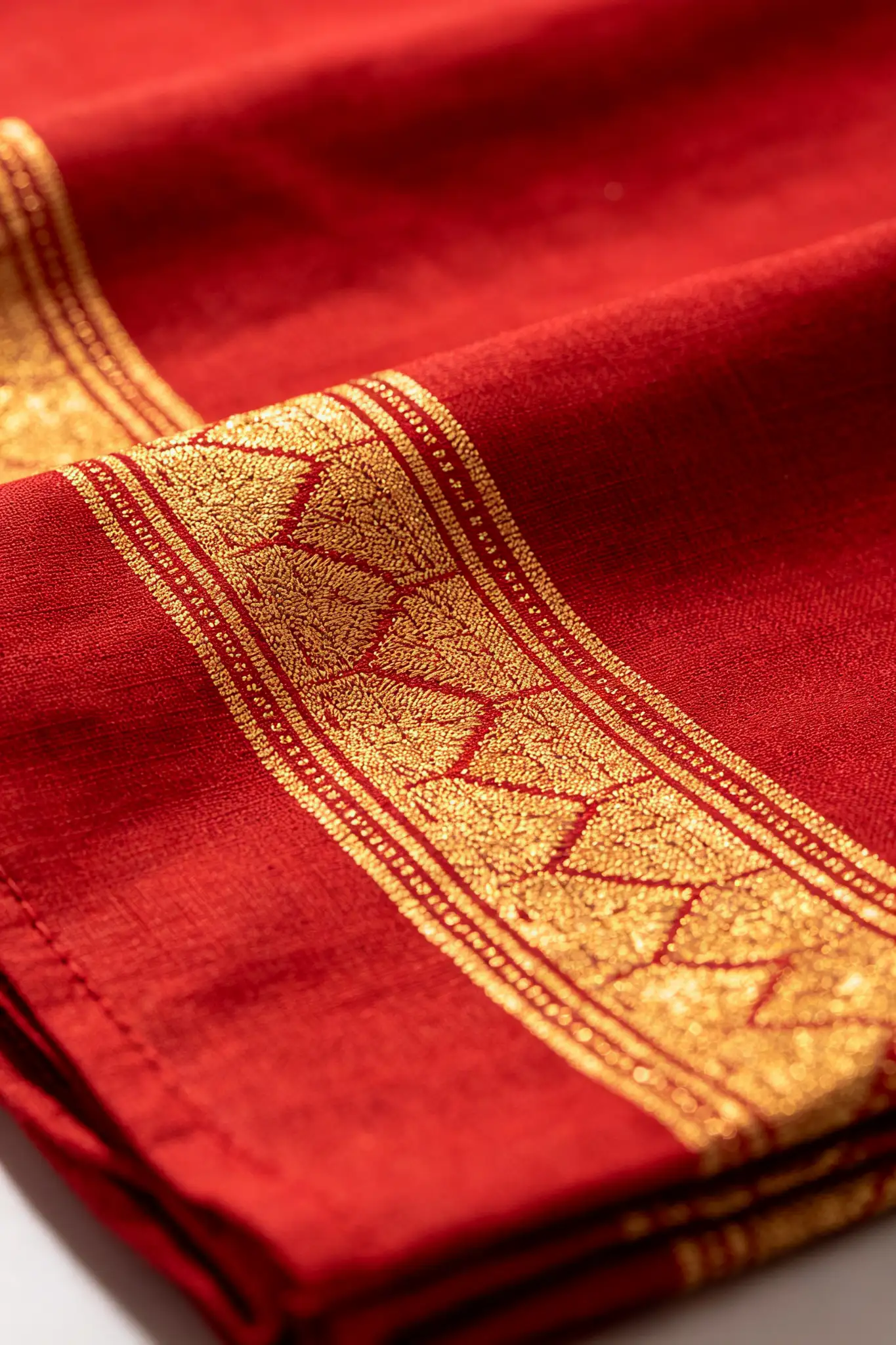 Red & Gold Zari Border Lungi - Festive - image 5