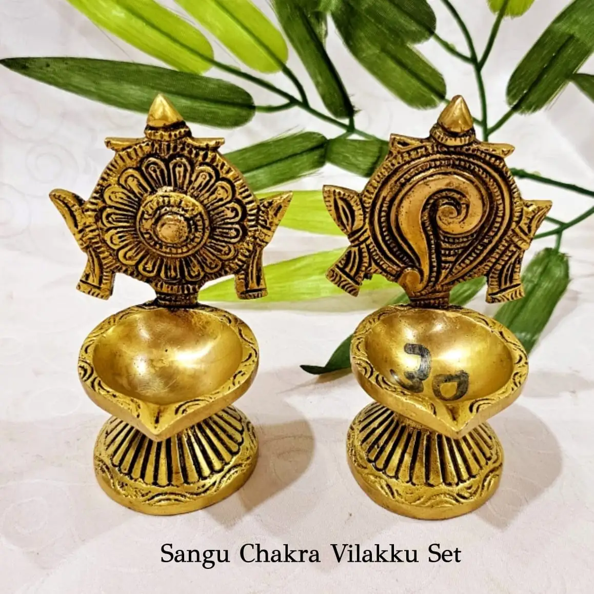 Sangu Chakra Brass Vilakku / Diya with Base - image 3