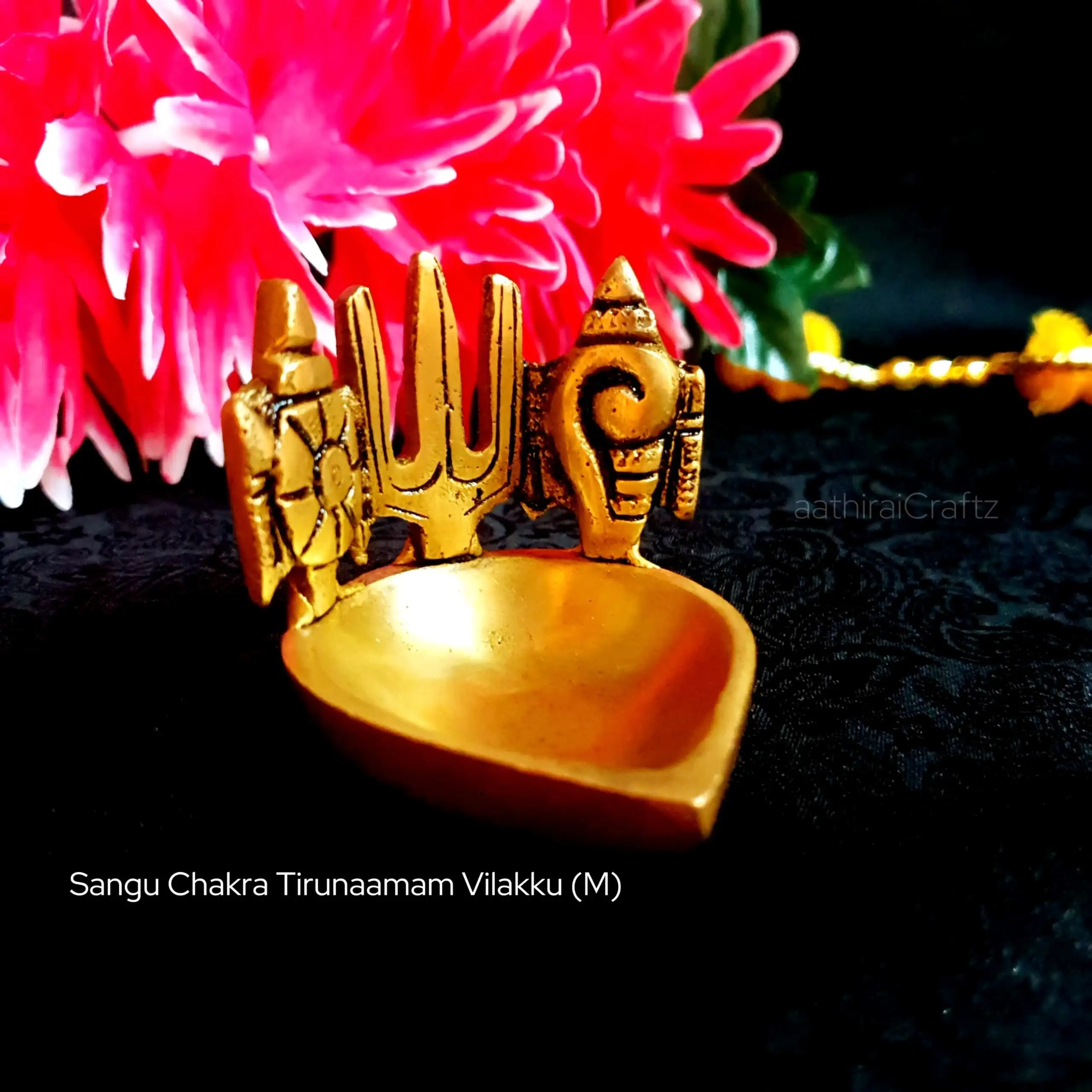 Sangu Chakra Namam Vilakku - image 3